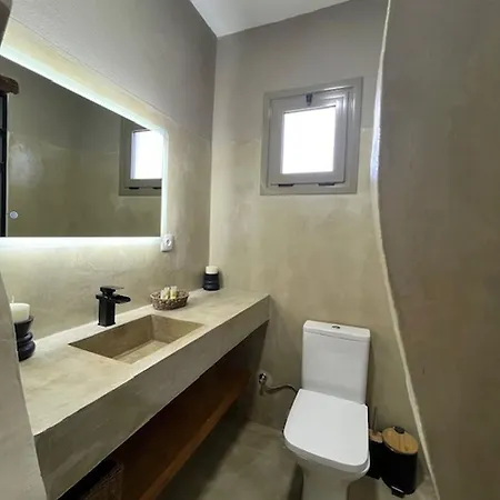 Sonia's Luxury With Jacuzzi Apartman